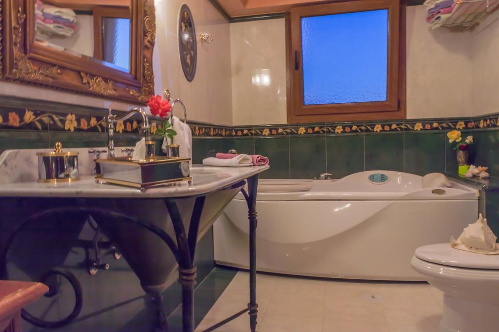 Luxury Villa Karteros Esterno foto